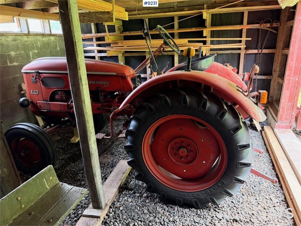 Hanomag R228