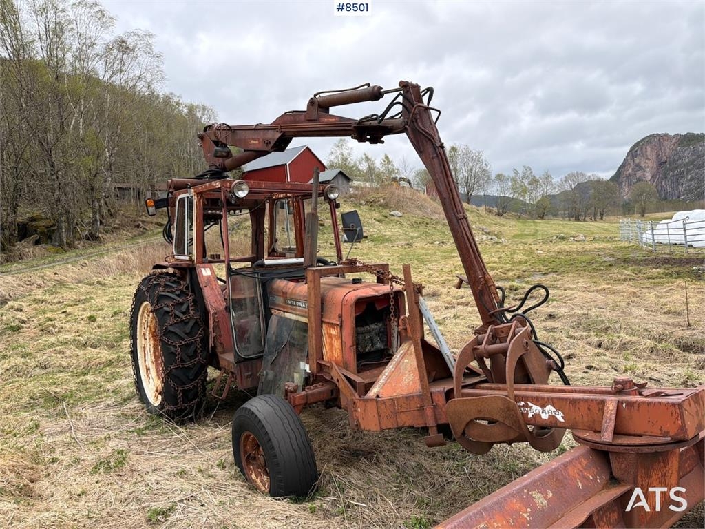 International 674