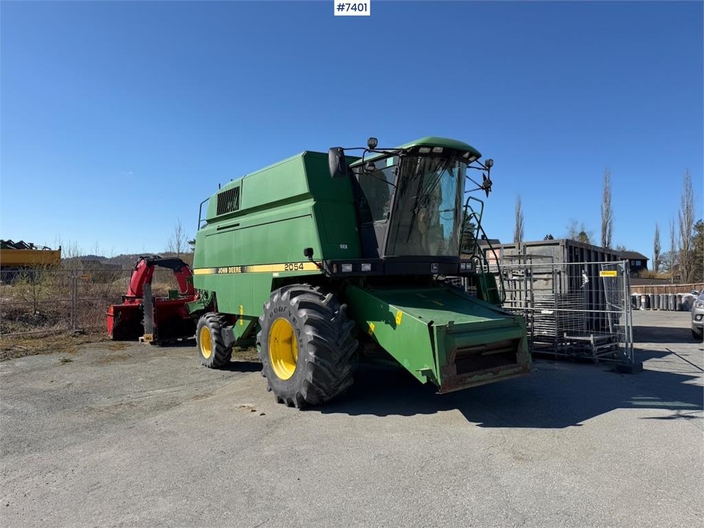 John Deere 2054