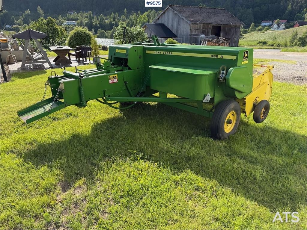 John Deere 332 A — occasion 1900