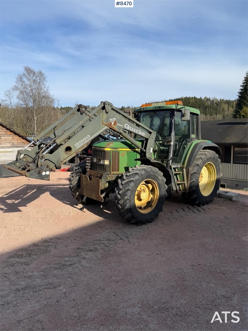 John Deere 6810