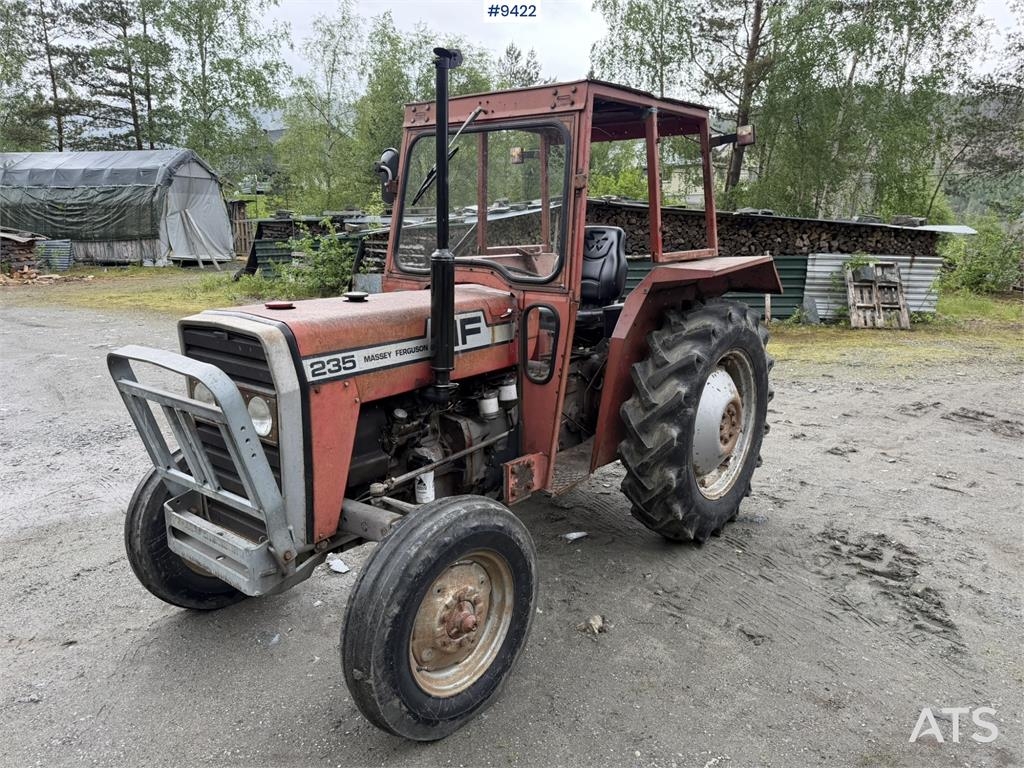Massey Ferguson 235