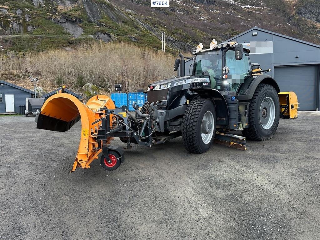 Massey Ferguson 8740