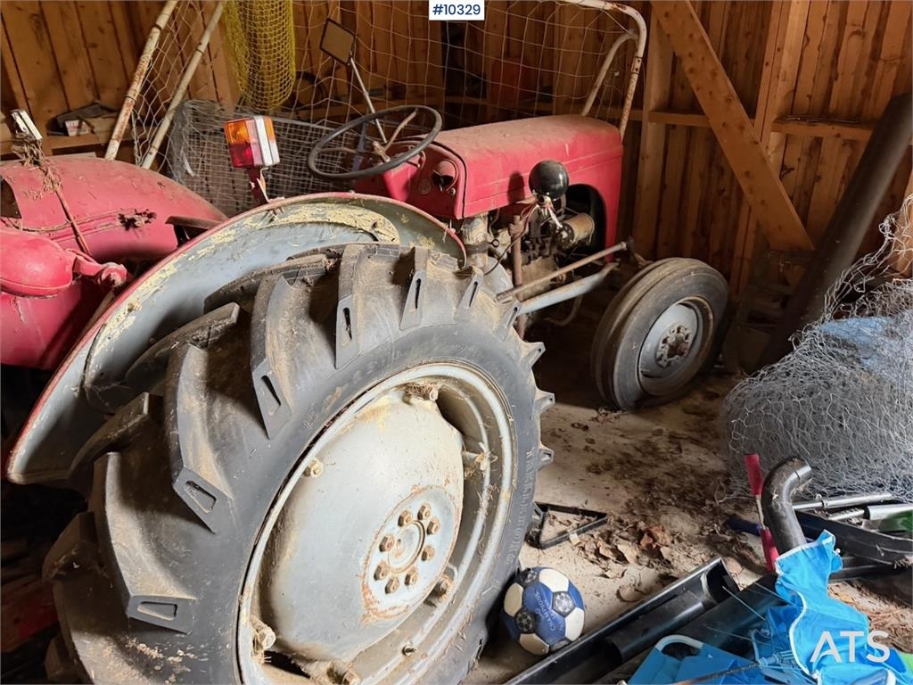 Massey Ferguson TE 20 Gråtass