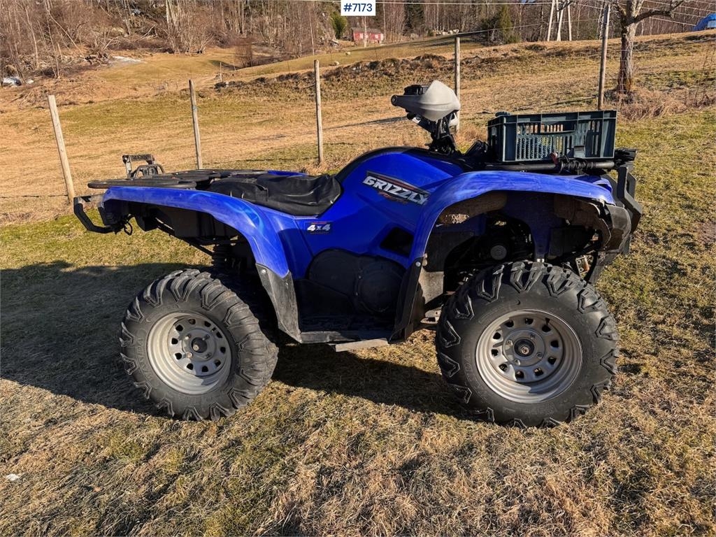 Yamaha Grizzly 700 FI m/ belter.