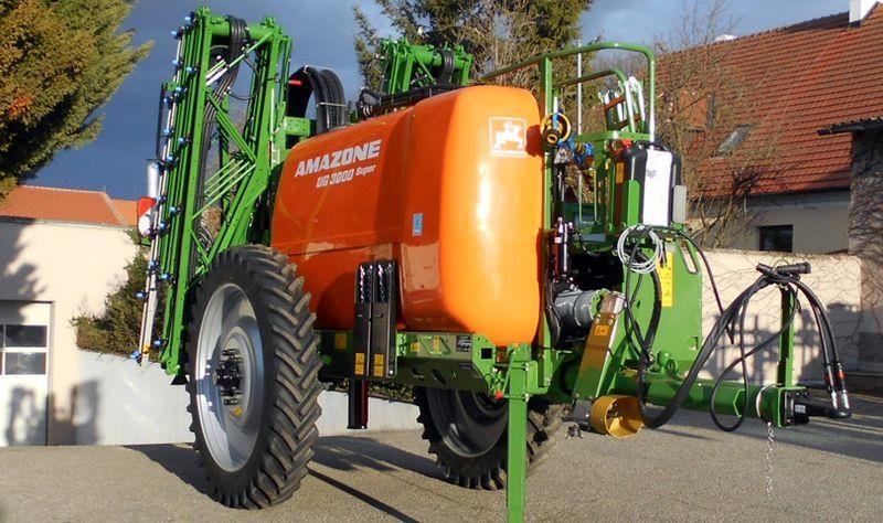 Pulvérisateur traîné Amazone UG 3000 — occasion