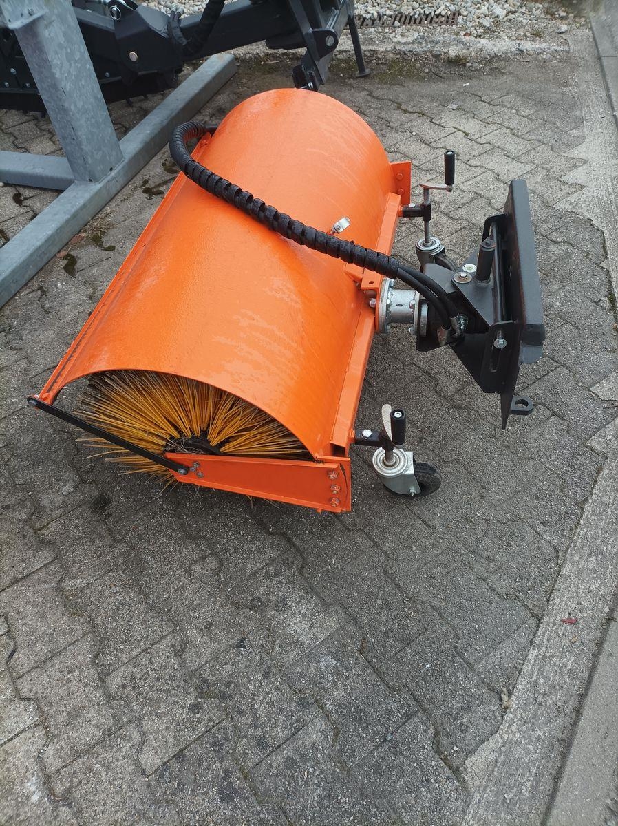 Dominator AVANT CAST Schwimmkehrbürste