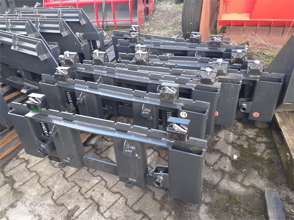 Dominator Avant Palettengabel mit 120 cm Zinken TO