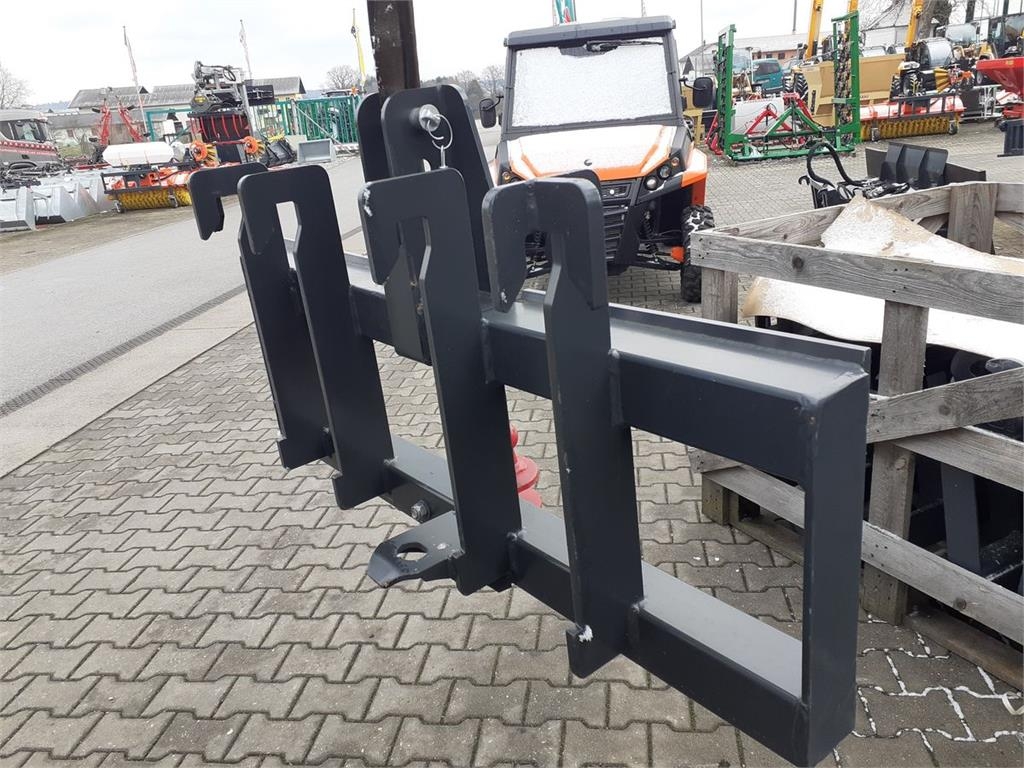 Dominator Fuchs auf 3 Punktadapter SONDERAKTION