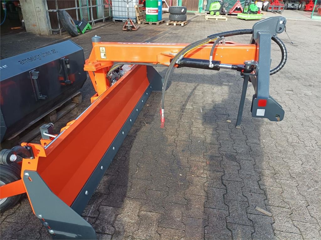 Dominator Graderschild X2500