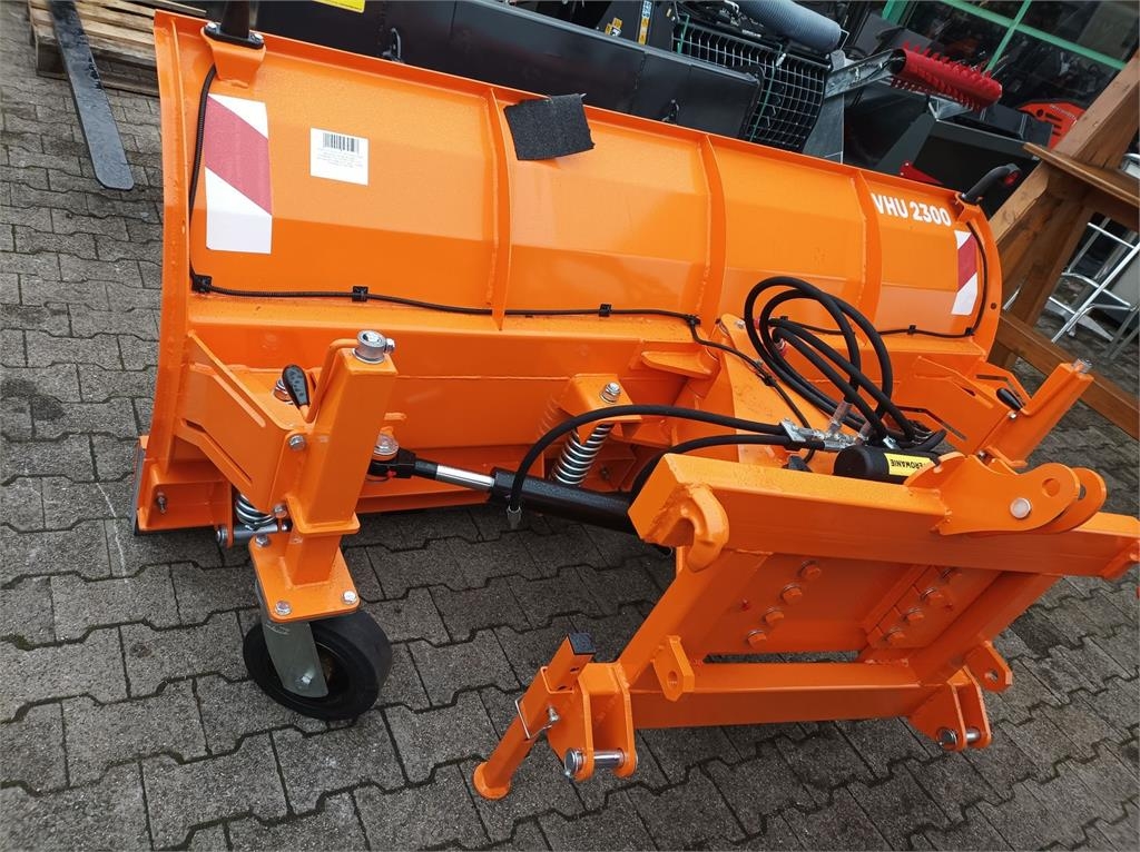 Dominator Schneepflug 230cm Hydraulisch mit Räder