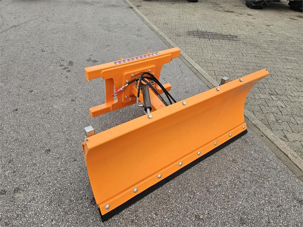 Dominator Schneeschild Hydr. Hausmesse 24.+25. Okt