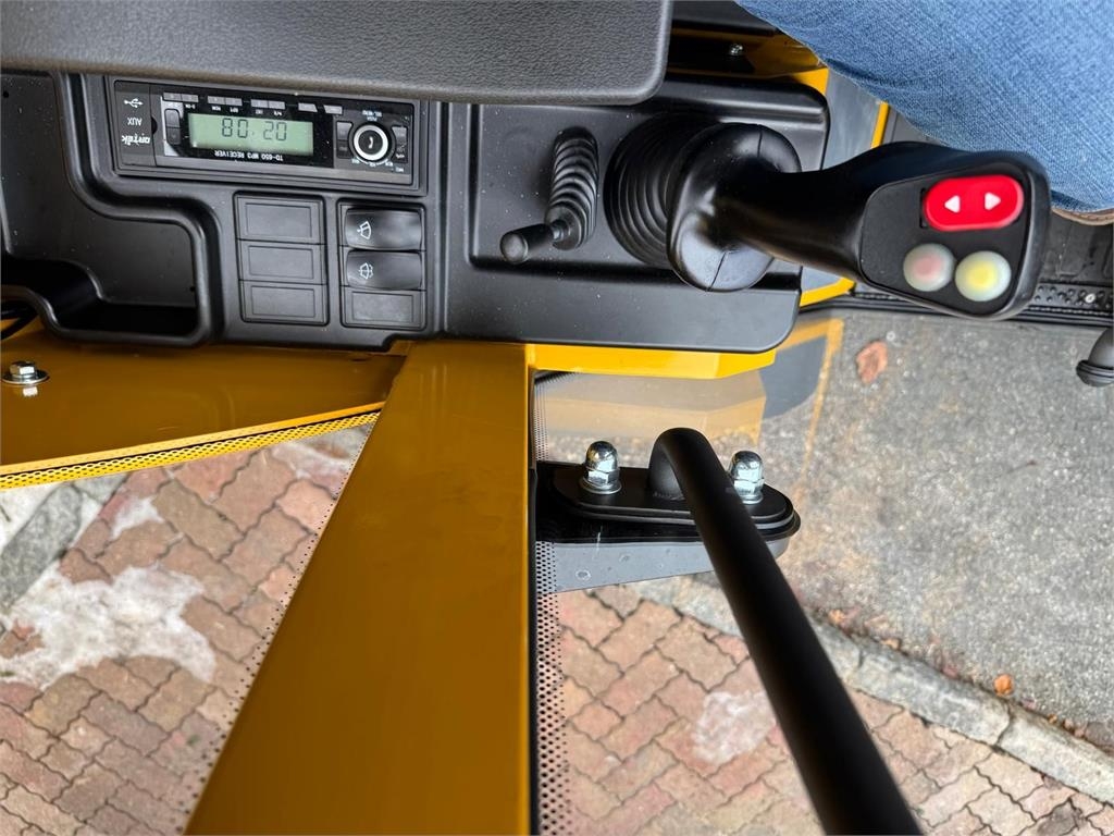 Eurotrac W 12 S