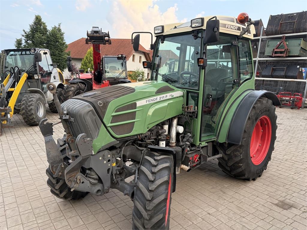 Fendt 211P, PROFI