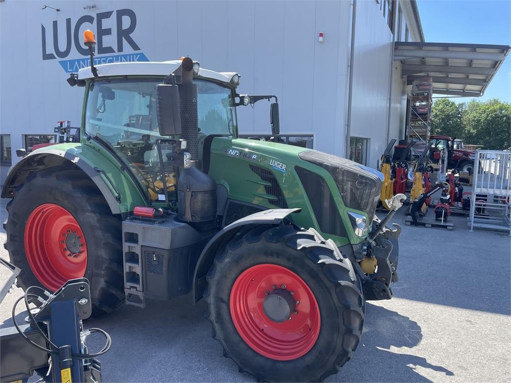 Fendt 828 Vario S4 Profi Plus