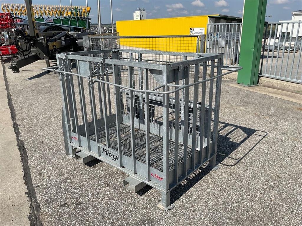 Fliegl Arbeitsbühne mit seitlichem Eingang vollverzinkt