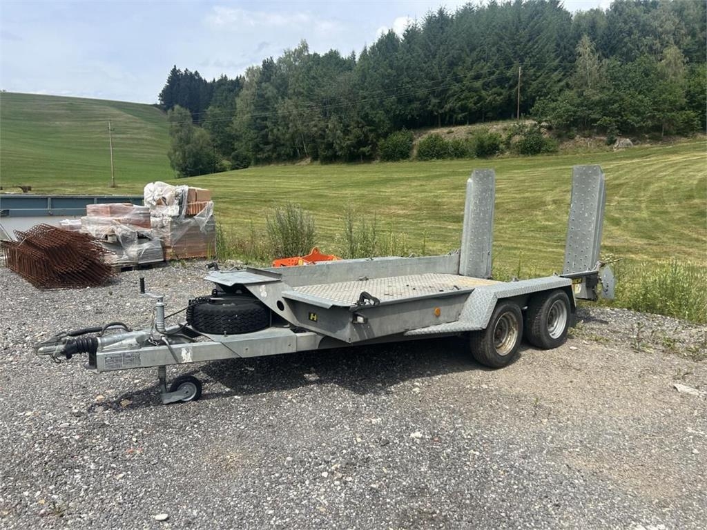 Ifor Williams Baumaschinenanhänger
