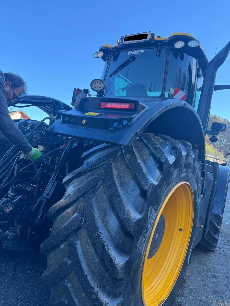 Tracteur agricole JCB 8330 — occasion 2023, 5 000 h