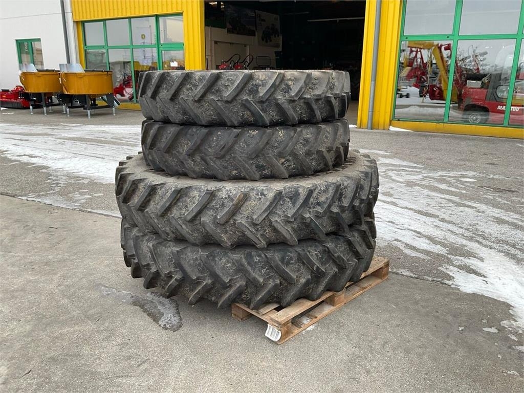 John Deere 380/90R50 und 320/85R38