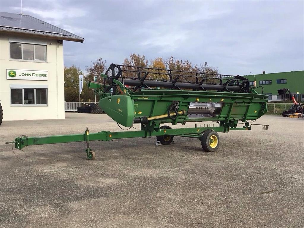 John Deere Schneidwerk 622 R mit Flötzinger Schneidwerkswag