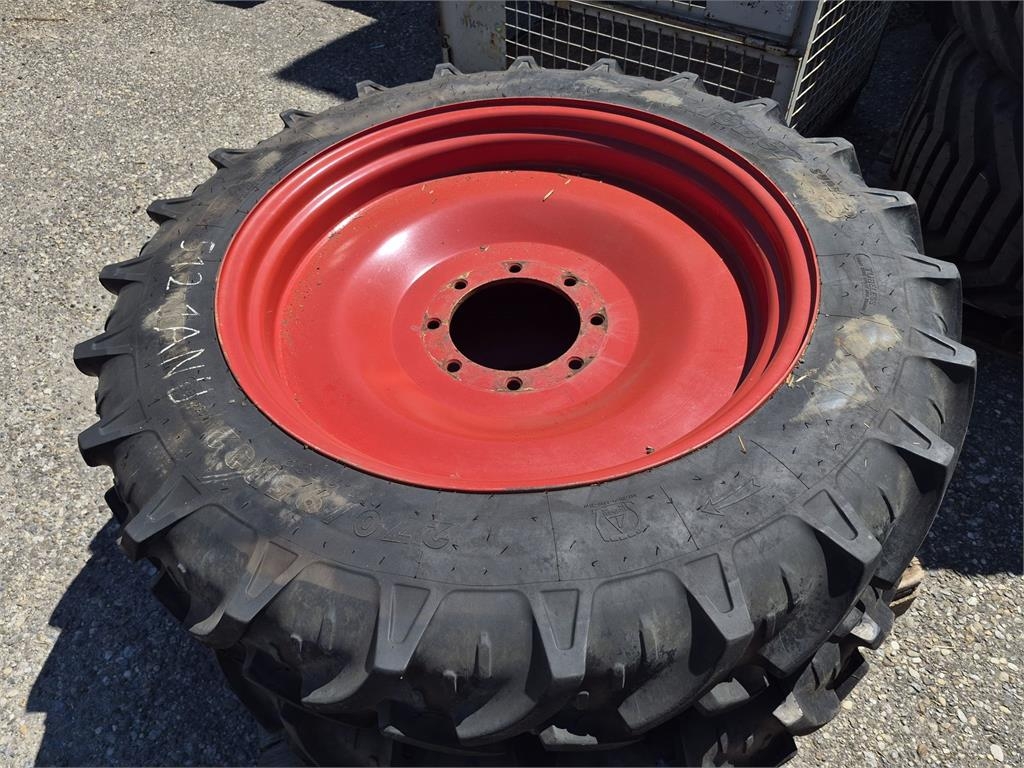 Kleber 300 95R46 & 270 95R32