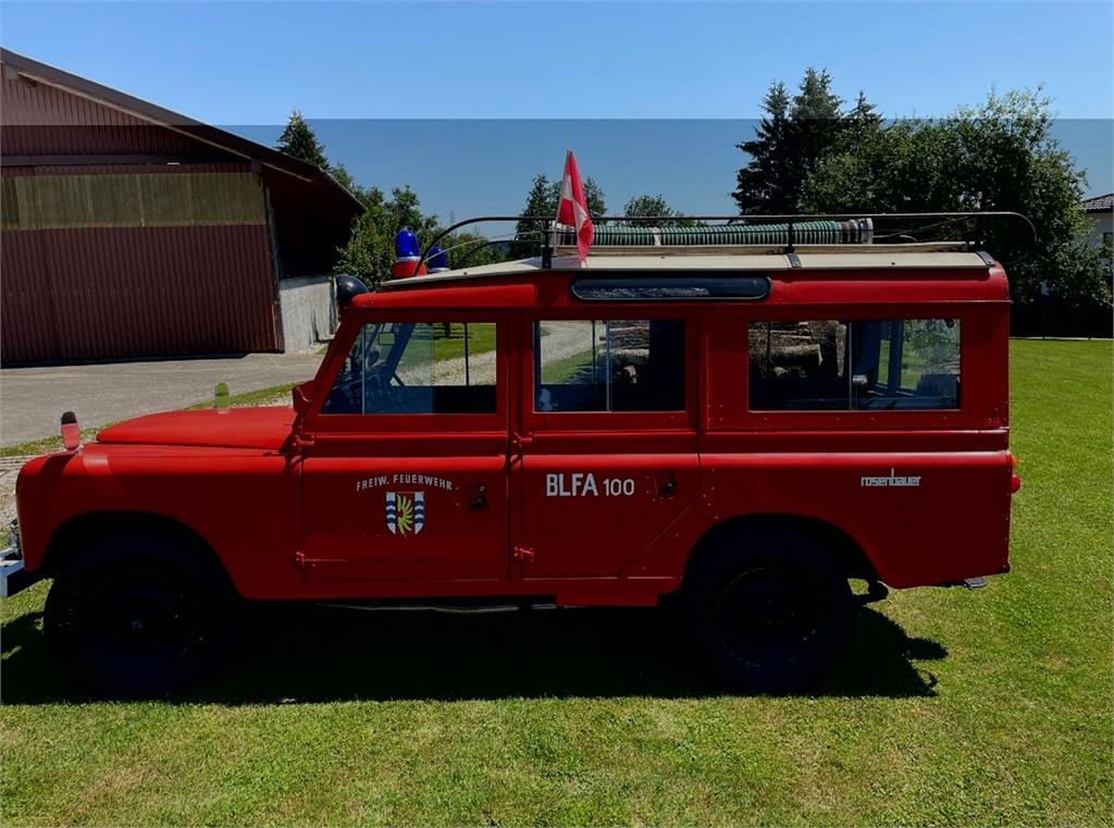 Land Rover 109 SUV / Geländewagen