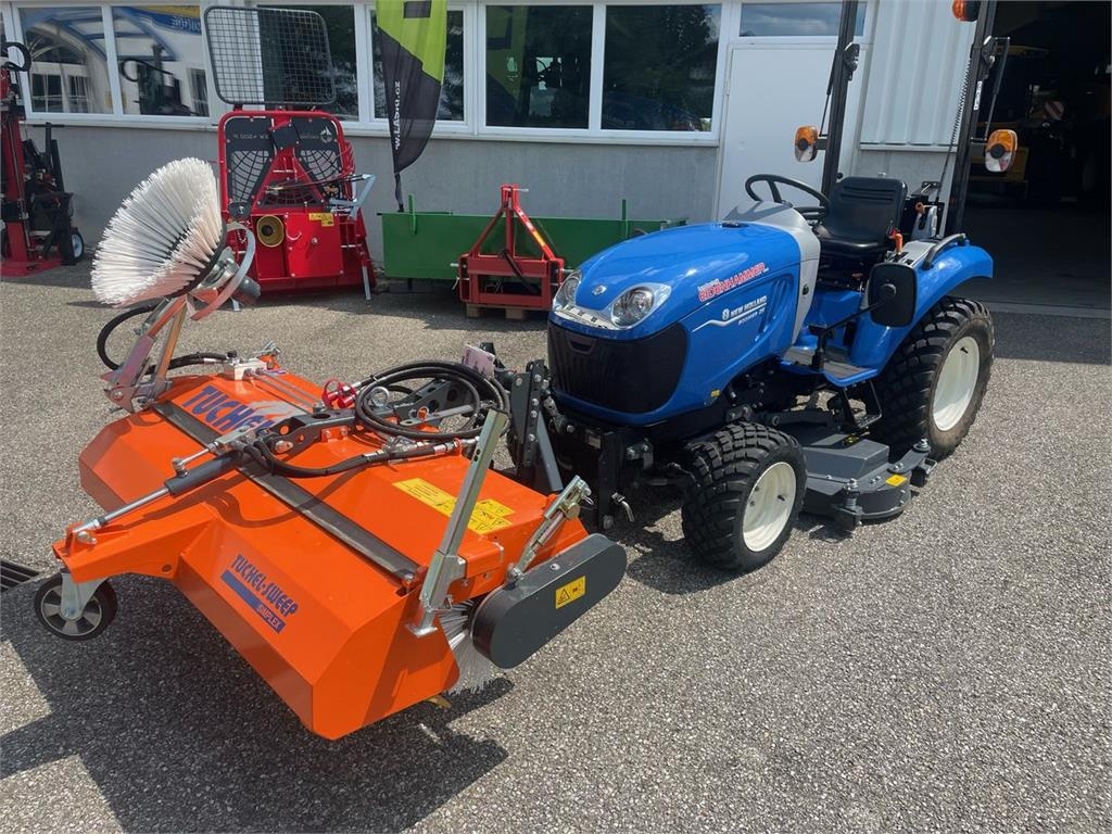 New Holland Boomer 25