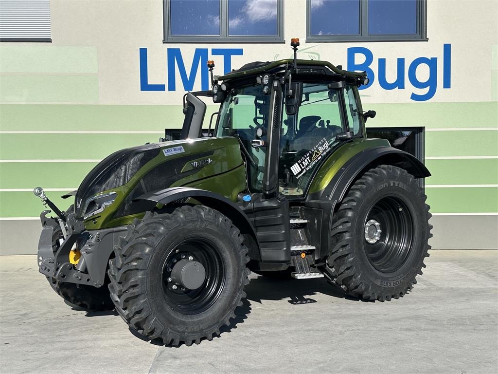 Valtra T235 Direct mit Forstkabine u. Rüfa