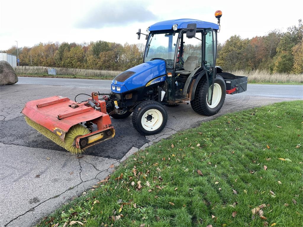 Tracteur agricole New Holland TCE50SOPVALS SNÖPLOG — occasion 2007, 2 400 h