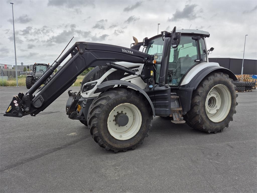 Valtra T214 V