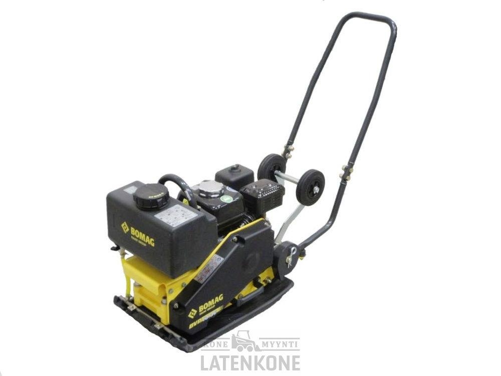 Bomag BVP10/36 tärylätkä vesityksellä ja renkailla