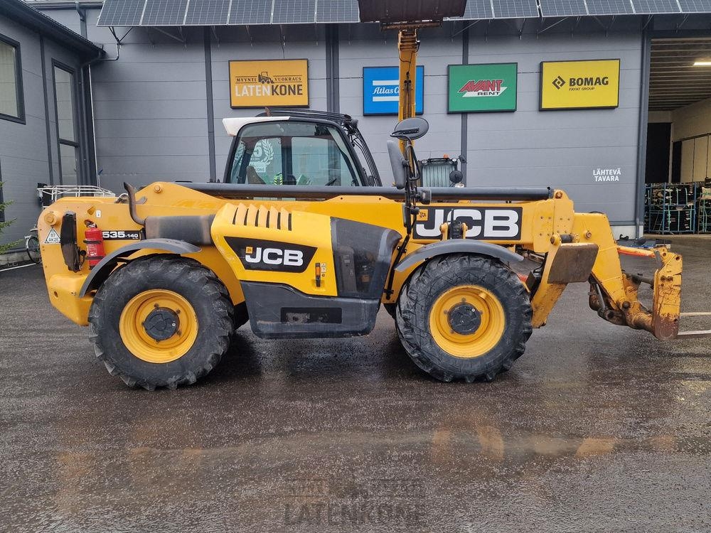 JCB 535-140 telehandler