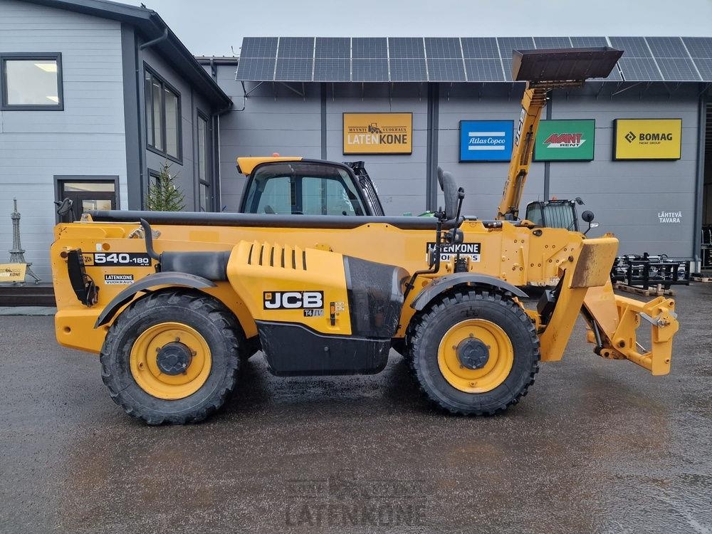JCB 540-180 kurottaja