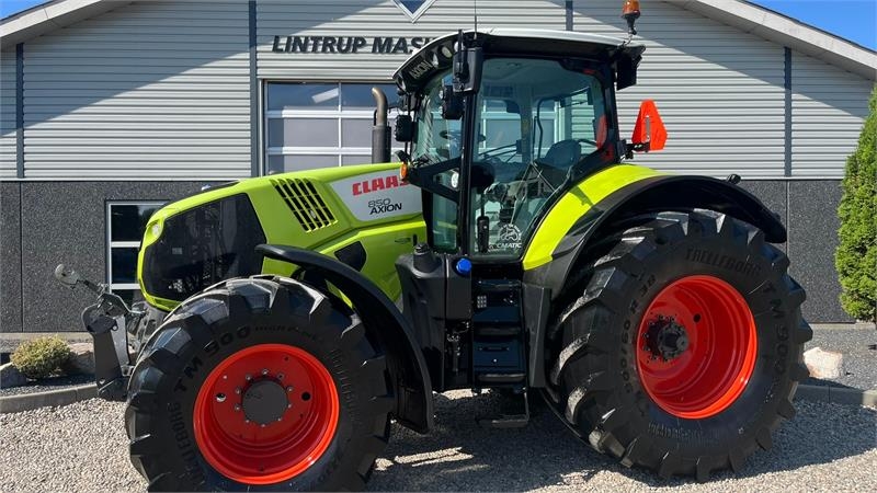 CLAAS AXION 850 CMatic med frontlift