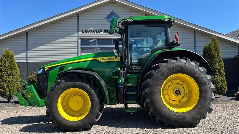 8R 370 Med frontlift