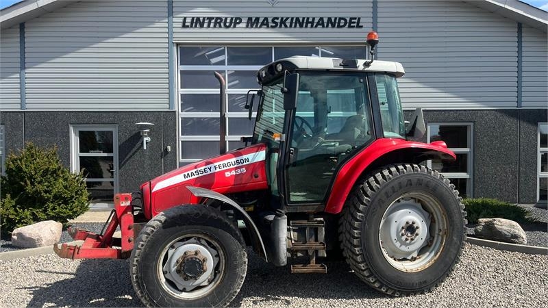 Massey Ferguson 5435 Stepnoose med frontlift
