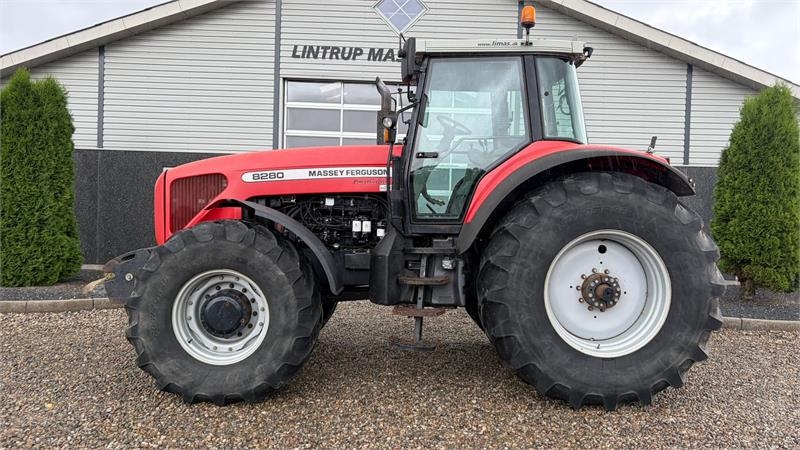 Massey Ferguson 8280 PowerControl. Stor stærk traktor til små peng