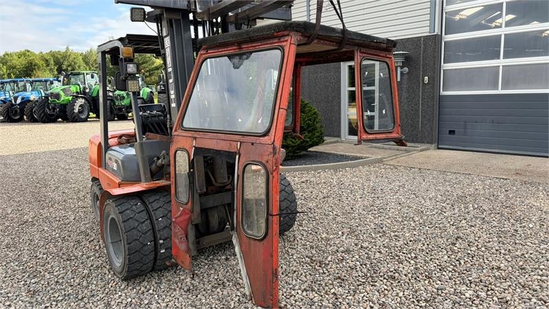 Massey Ferguson Sekura Kabine Kabine / Styrtbøjle som er afmontere