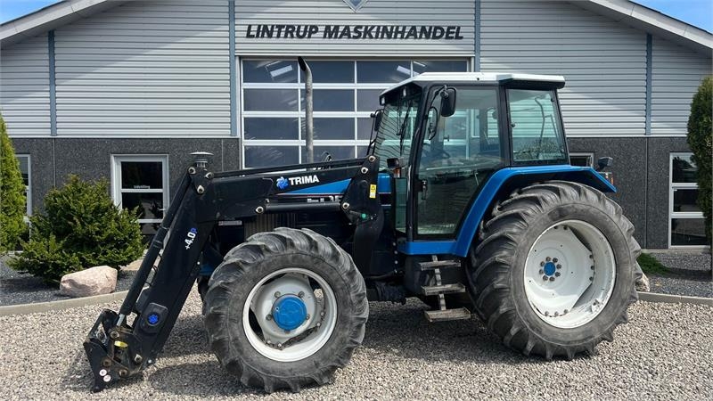 New Holland 8240 SLE med frontlæsser