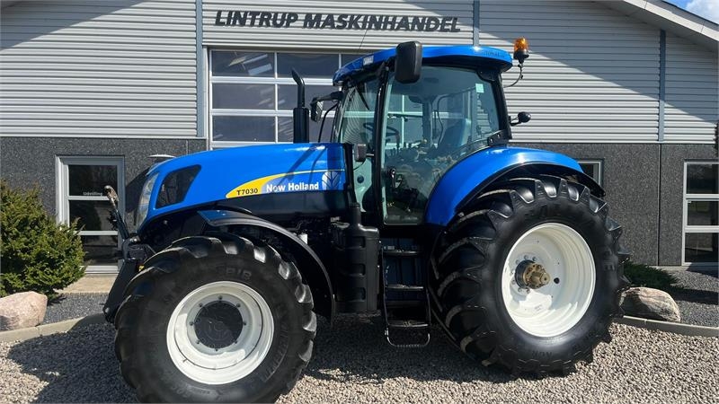 New Holland T7030 Med frontlift