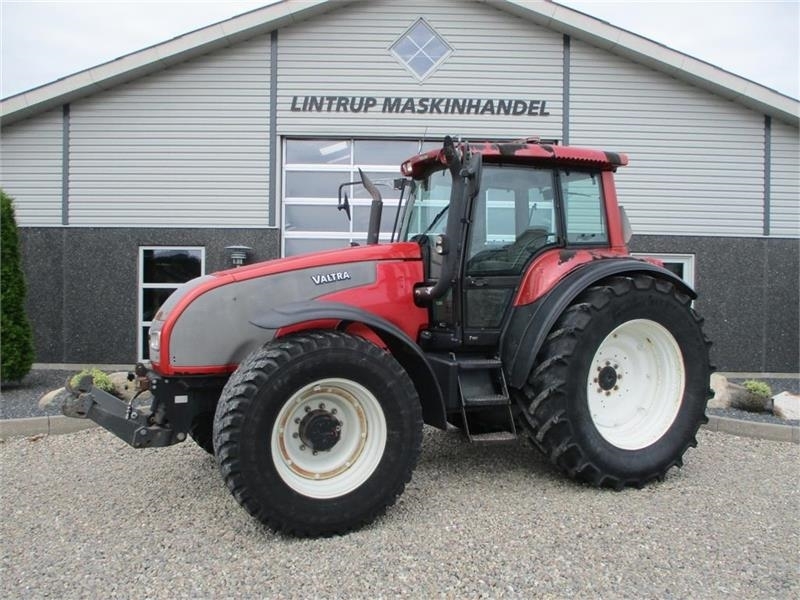 T190 Med frontlift og affjedret foraksel