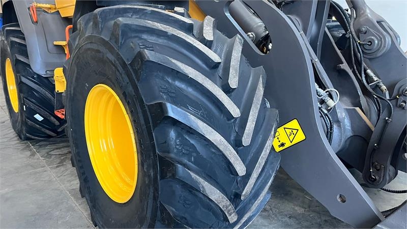 Volvo NYT SÆT. VF 750/65R26 Agriflex 372+ m stålbælte. N