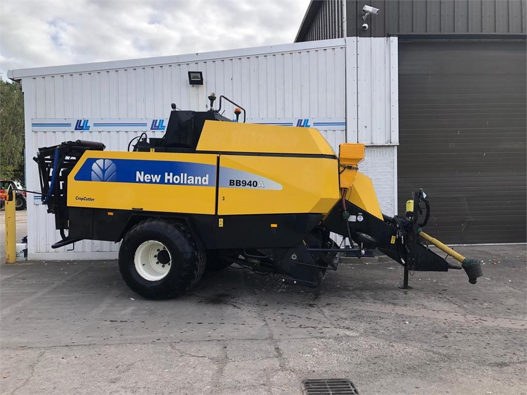 Presse à balles cubiques New Holland Bb940a — occasion 2008