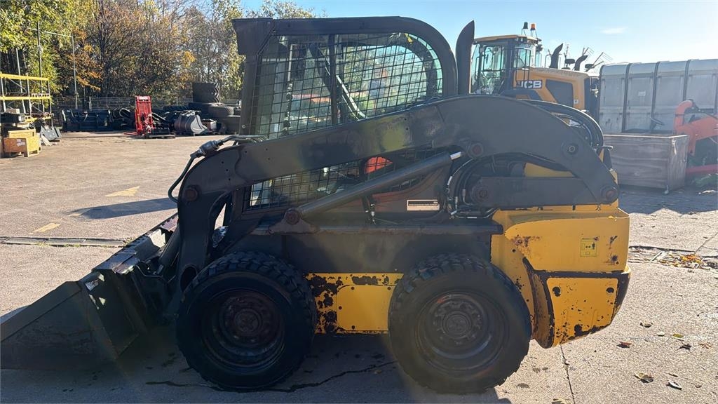 Chargeuse compacte New Holland L320 — occasion 2023, 1 200 h