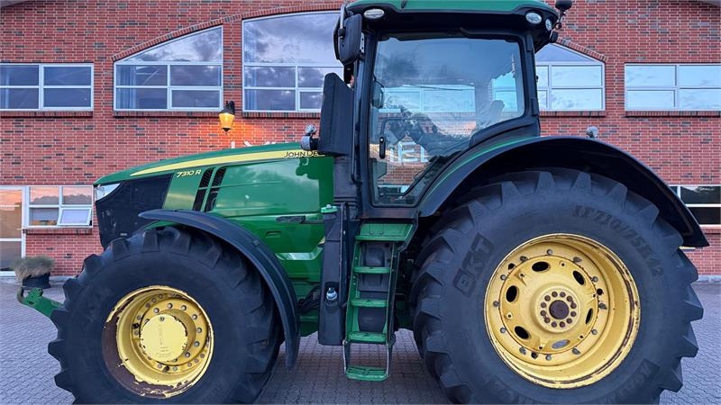 John Deere 7310R