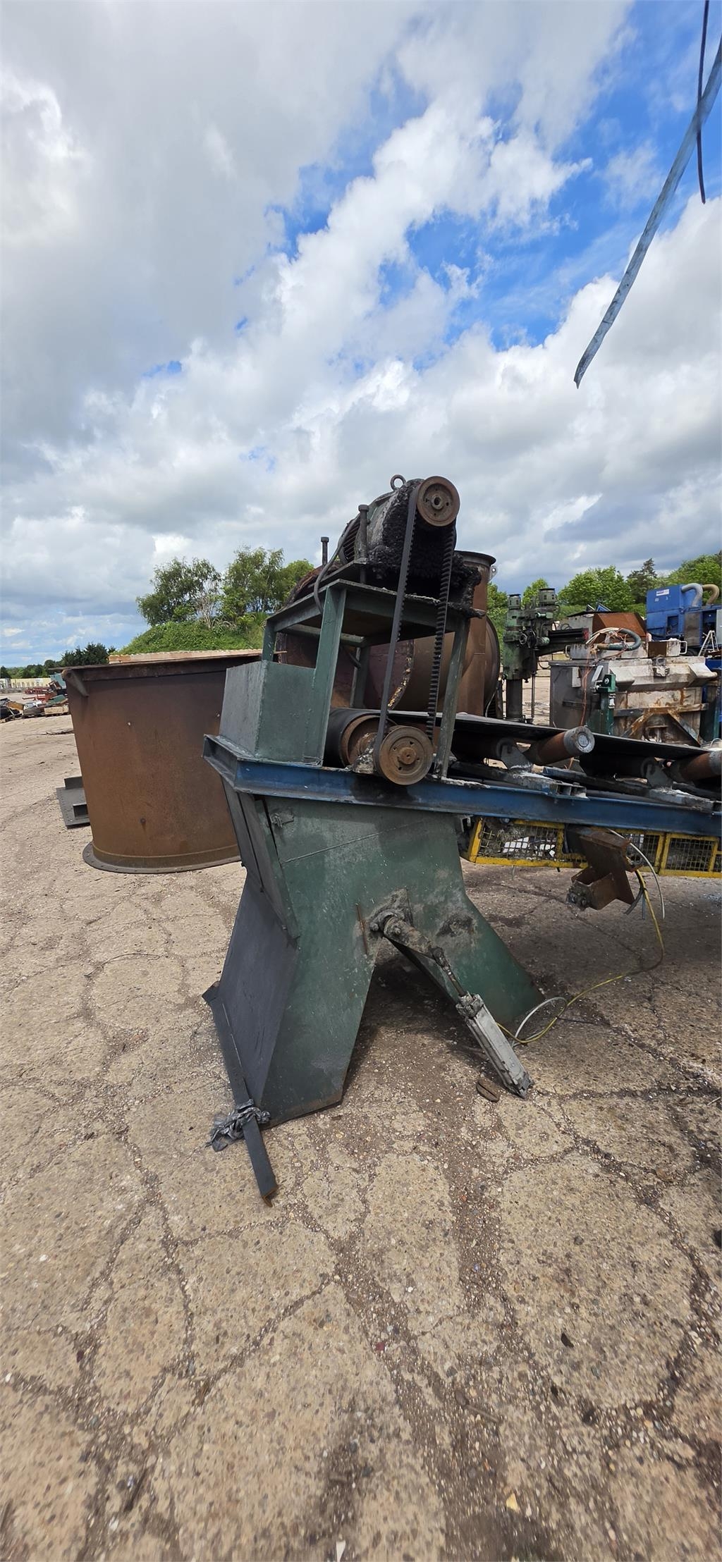 Infeed Conveyor W/Material Flow Switch