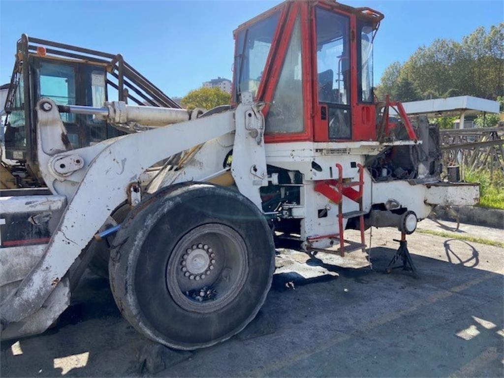 Chargeuse sur pneus Caterpillar 938G — occasion