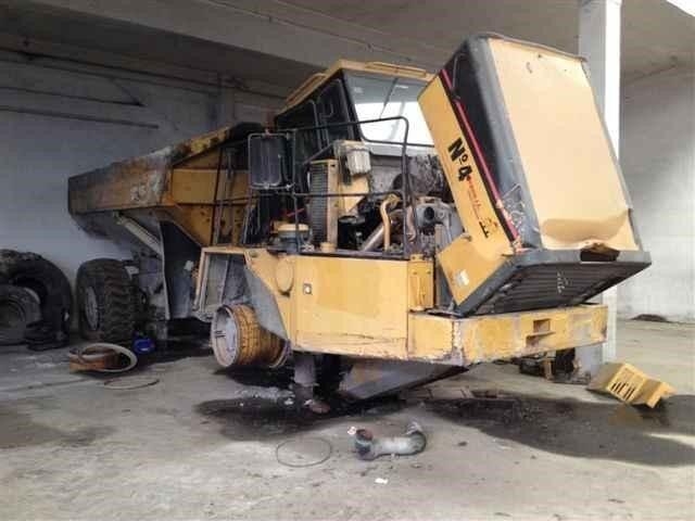 CAT D250E