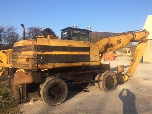 CAT M320