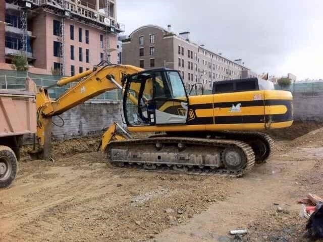 JCB 330